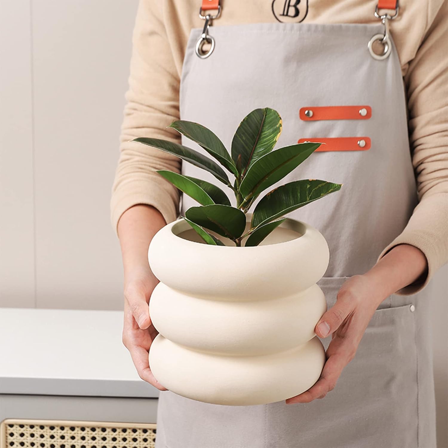 Ceramic Plant Pot Indoor, 6.3 Inch Beige Unglazed Flower Pot with Drainage Hole, Bubble Design Ceramic Planter for Home & Office Decor