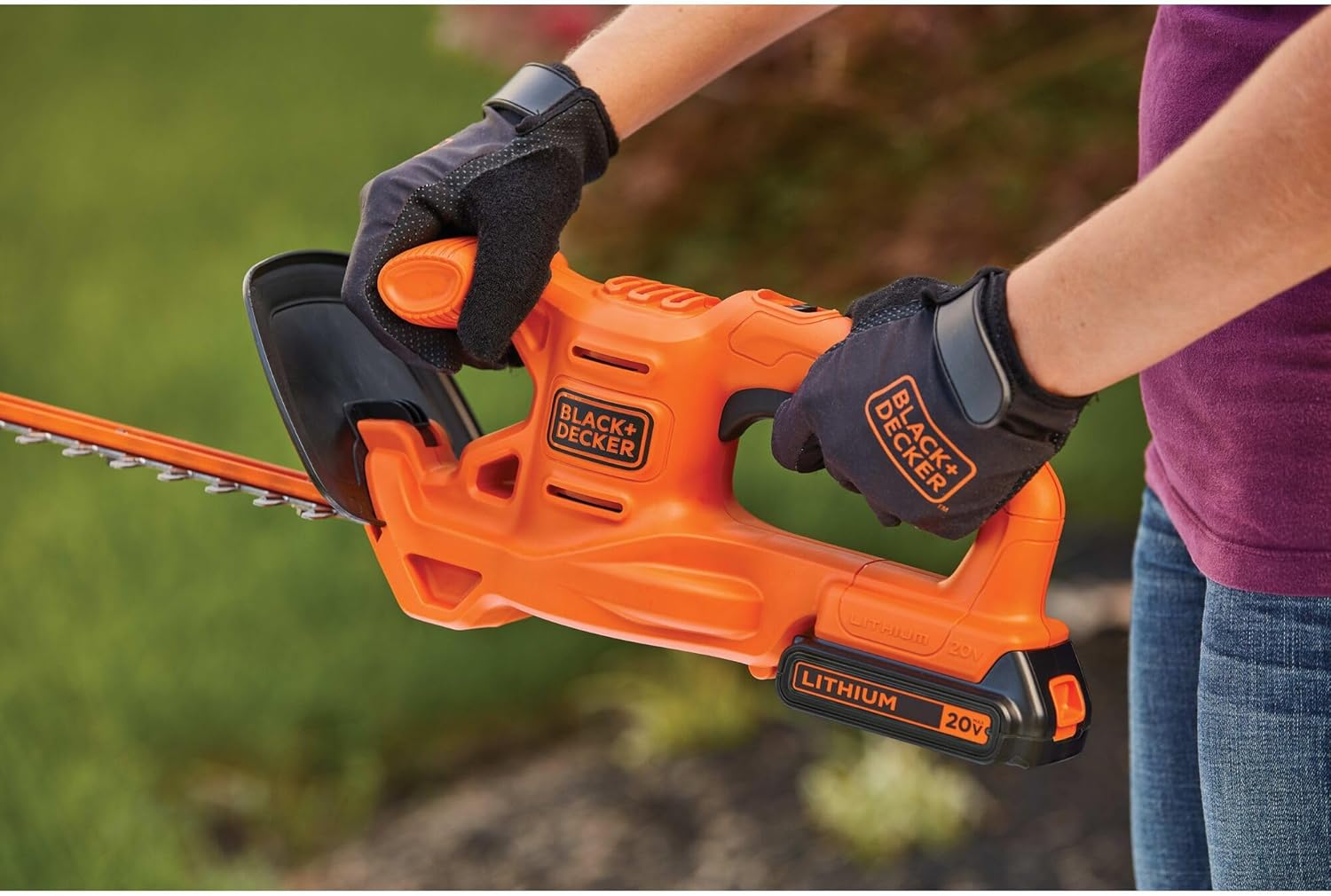 BLACK+DECKER 20V MAX Hedge Trimmer, Cordless, 18 inch Blade, Reduced Vibration, Battery and Charger Included (LHT218C1)