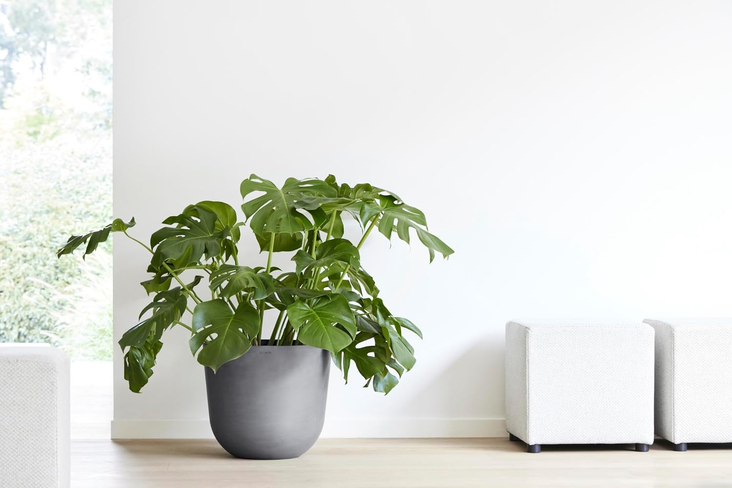 Ecopots Oslo Durable Modern Round Indoor/Outdoor Recycled-Based Composite Flower Pot Planter, Grey, 17.75"