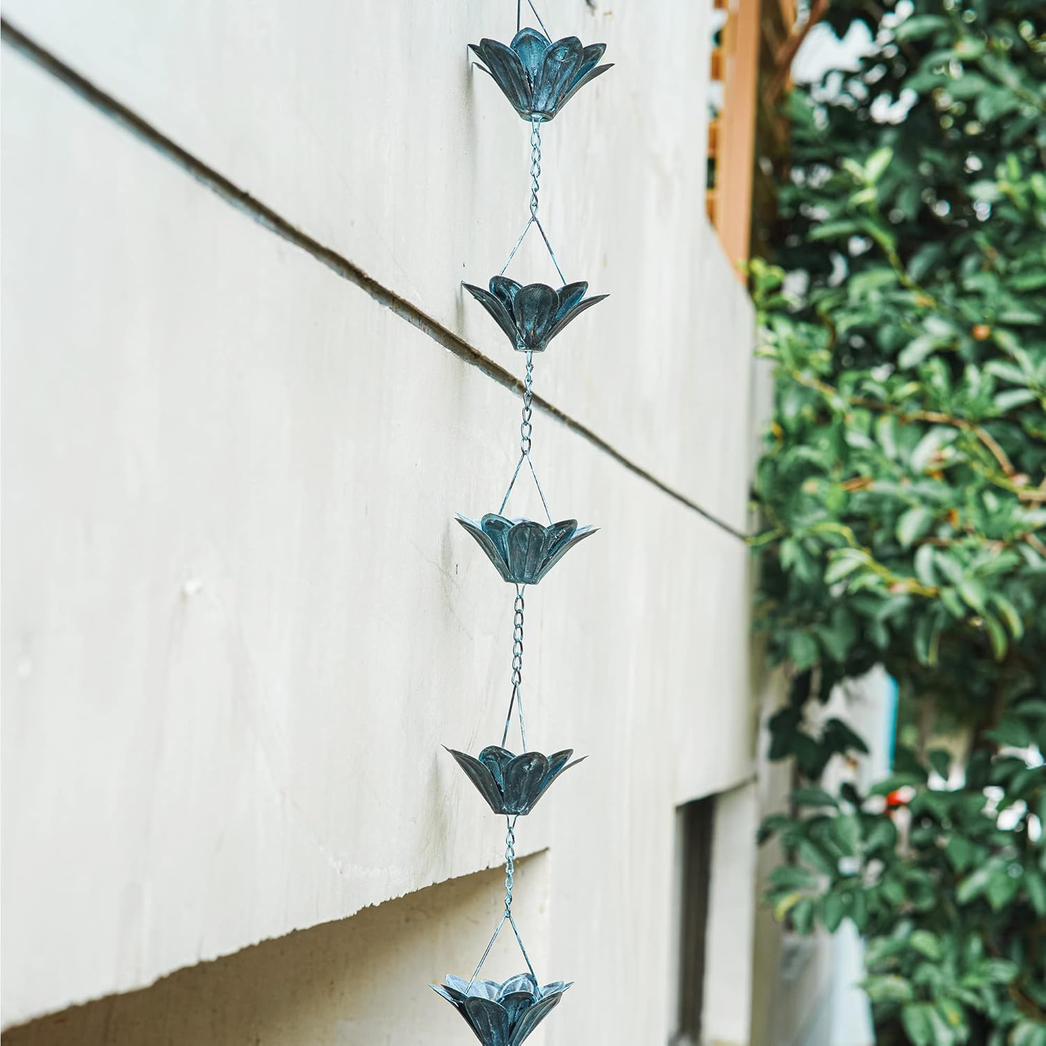8.5 FT (102 Inch) Decorative Rain Chain for Gutters - Handcrafted Iron Flower Cup Design, Outdoor Water Drainage Solution for House Eaves, Garden, Patio & Home Decor