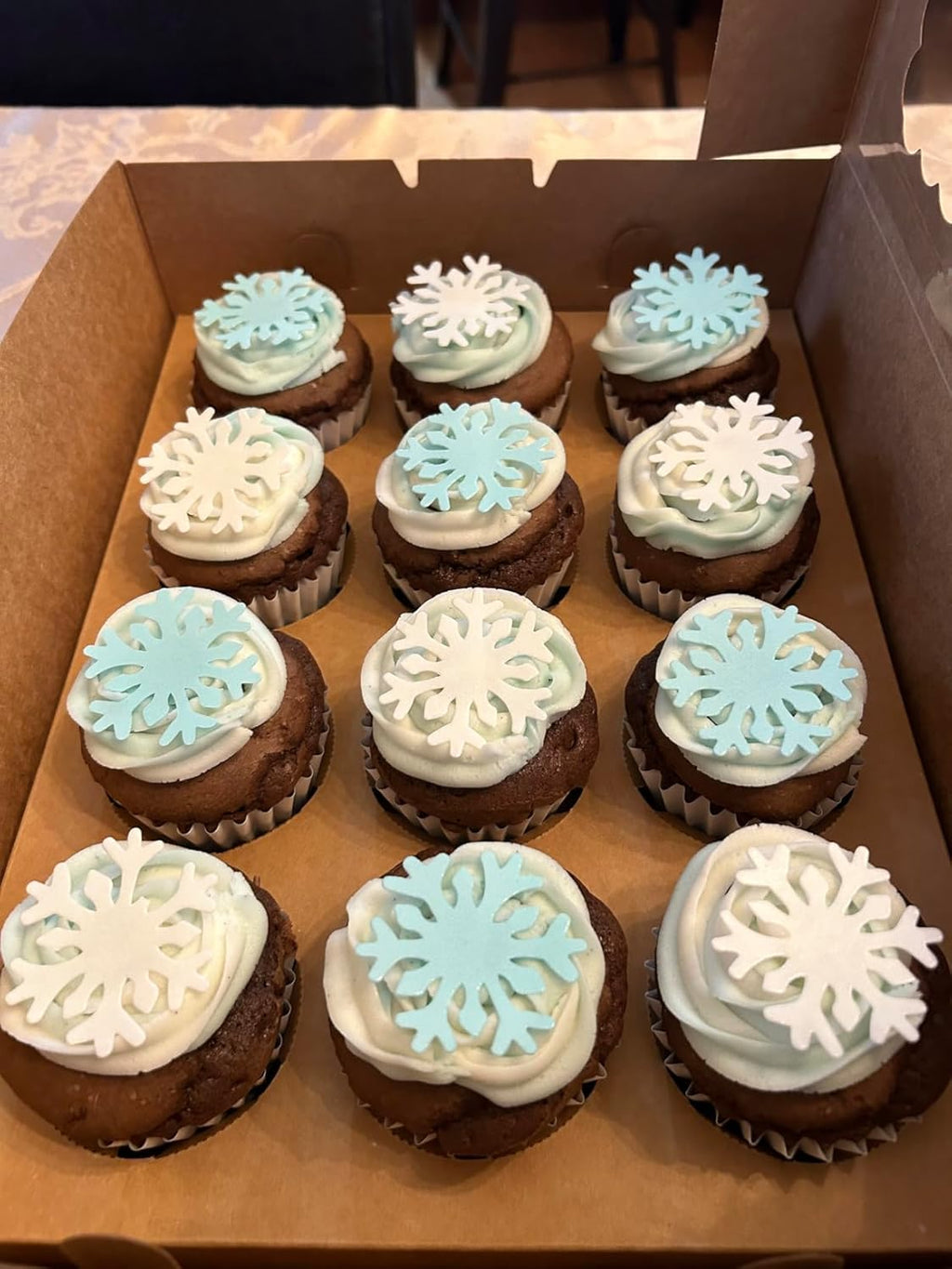 50pcs Edible White Snowflakes for Cake Decorating Cupcake Toppers for Christmas Winter frozen Theme Birthday Party Decorations