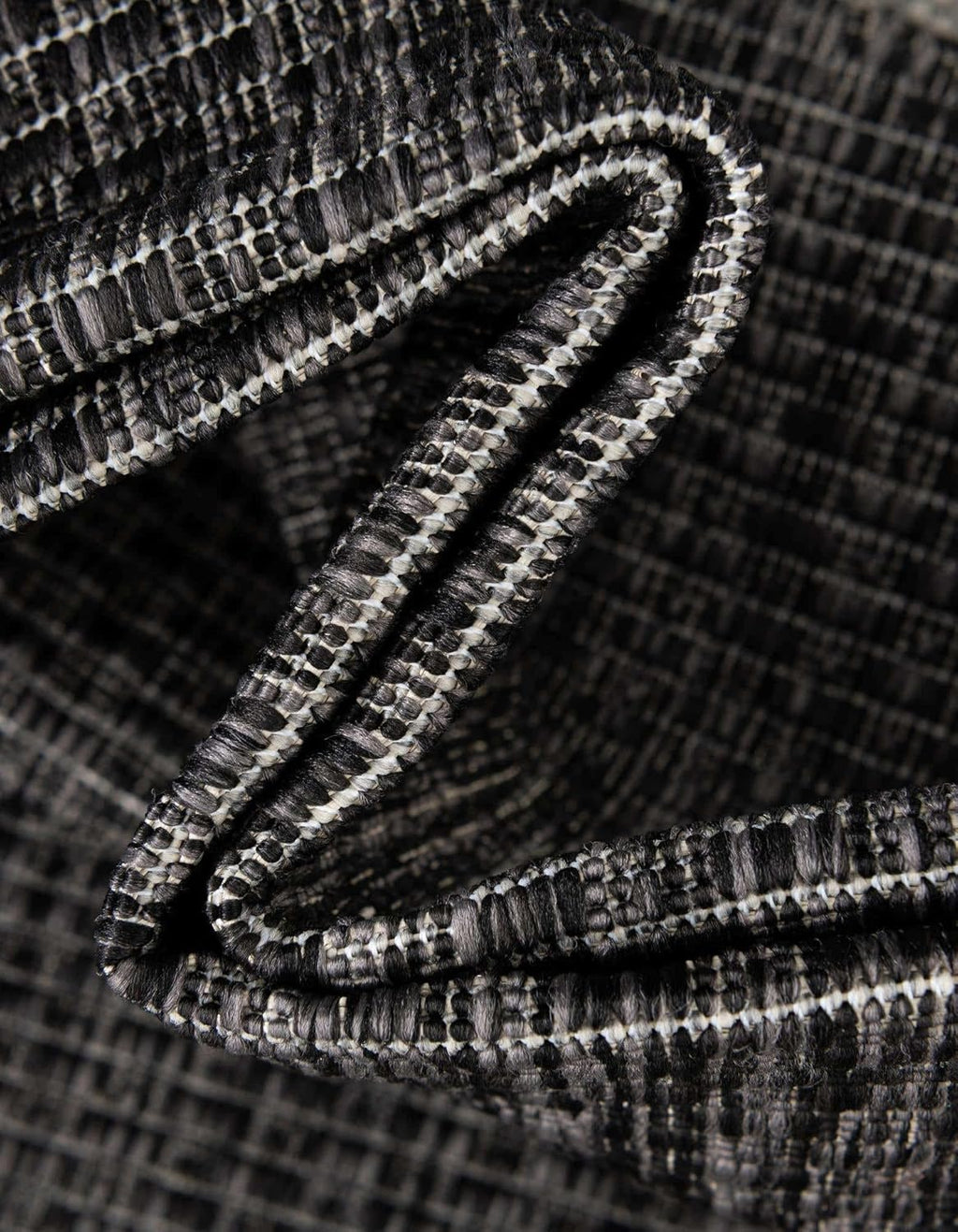 Unique Loom Outdoor Border Collection Area Rug - Soft Border (5' 3" Round, Black/ Ivory)