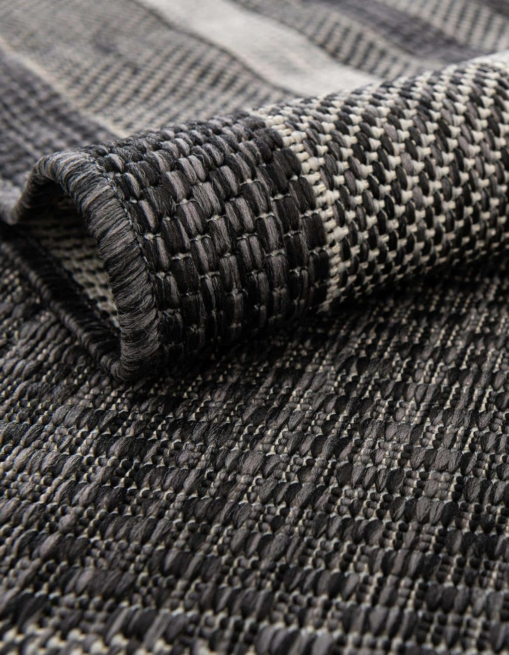 Unique Loom Outdoor Border Collection Area Rug - Soft Border (13' Round, Black/ Ivory)