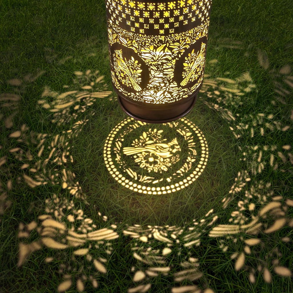 Solar Bird Light Outdoor Waterproof LED Garden Light, Women's Holiday Gift, with Hollow Iron Art, Retro Lawn Landscape Projection Light, Used for Courtyard Decoration (Waxwing Bird)