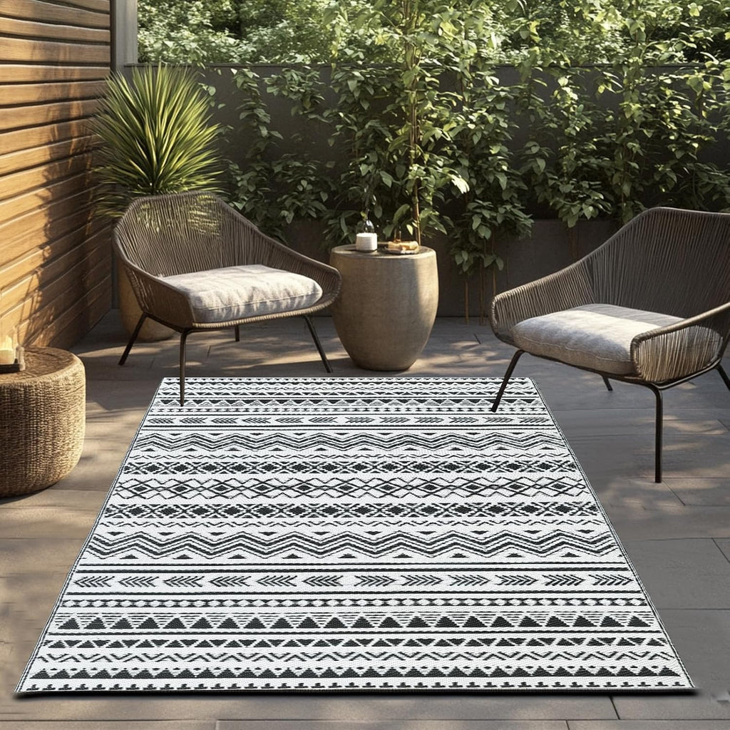 WILDROOTS 6x9 Feet Black and White Plastic Outdoor Rug, Stain Resistant Waterproof Reversible Outdoor Patio Rug, Fade Resistant Camping Rug