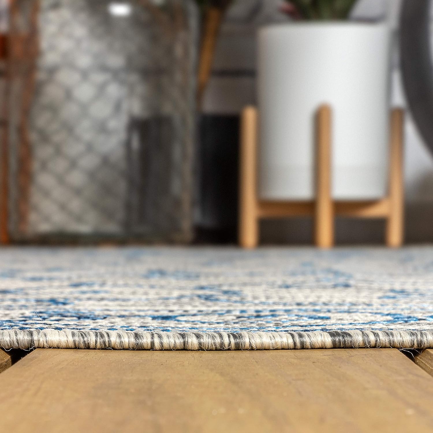 JONATHAN Y SMB106C-6R Charleston Vintage Filigree Textured Weave Gray/Navy 6' Round Indoor/Outdoor Area Rug, Pet Friendly, Non-Shedding, Stain Resistant, Easy-Cleaning for Backyard, Patio, Porch