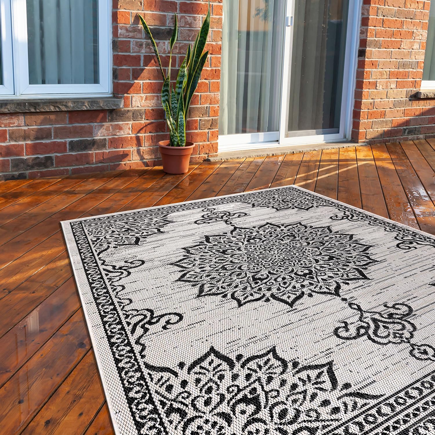 CAMILSON Outdoor Rug, 8x10 Medallion White Black Modern Area Rugs for Indoor and Outdoor Patios, Kitchen and Hallway Mats, Washable Porch Deck Outside Carpet (Medallion White, 8 x 10)