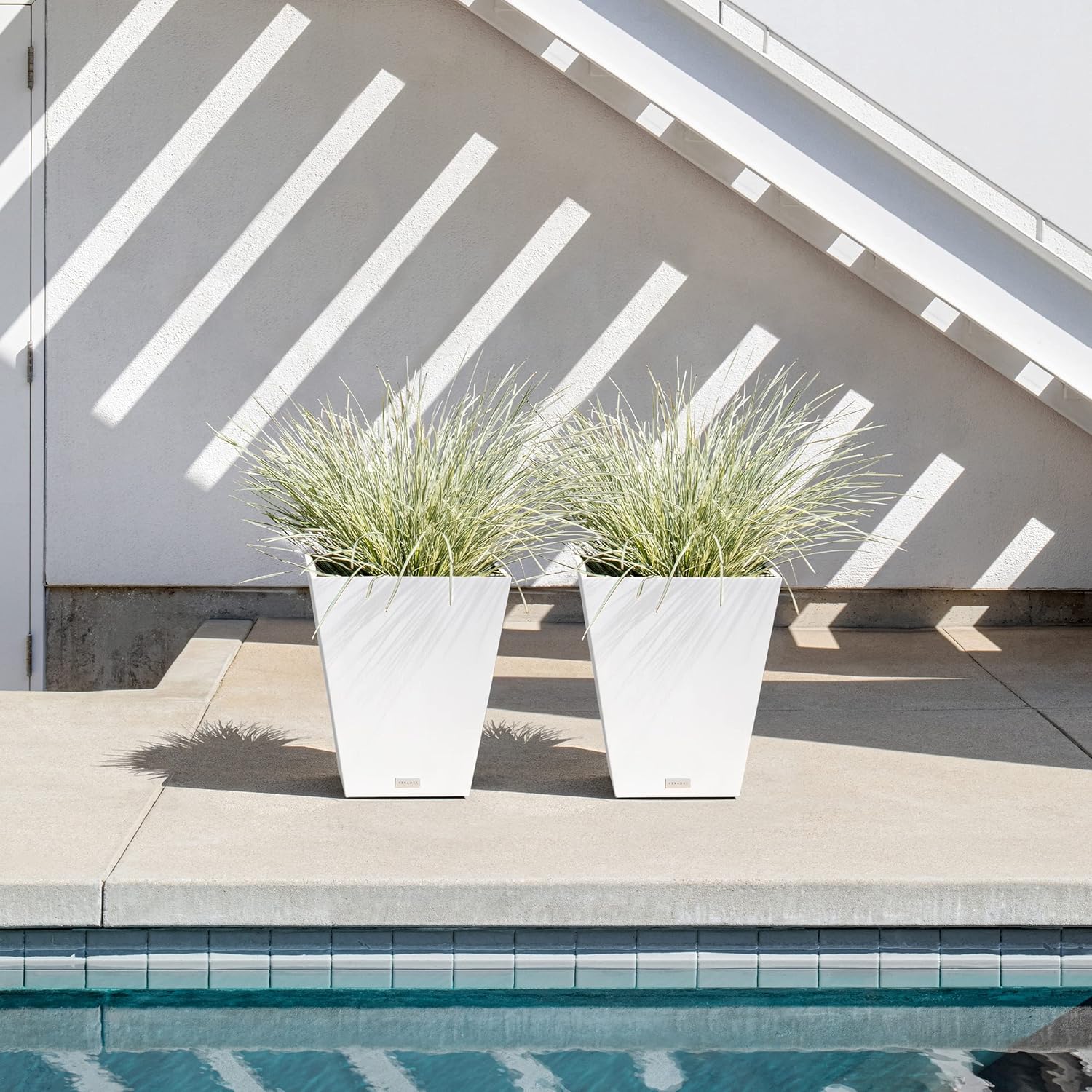 Veradek Pure Series Nobleton Plastic Planter - Large Pots for Indoor or Outdoor Porch/Patio | Durable All-Weather Use with Drainage Holes | Modern Planter Décor for Flowers, Shrubs, Trees