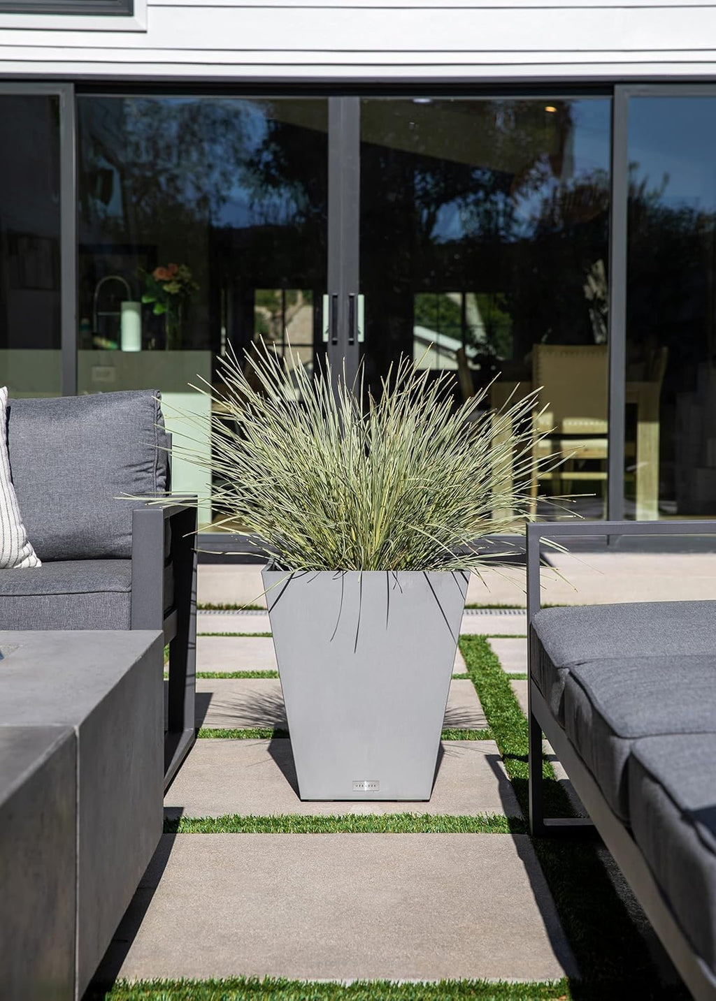 Veradek Pure Series Nobleton Plastic Planter - Large Pots for Indoor or Outdoor Porch/Patio | Durable All-Weather Use with Drainage Holes | Modern Planter Décor for Flowers, Shrubs, Trees