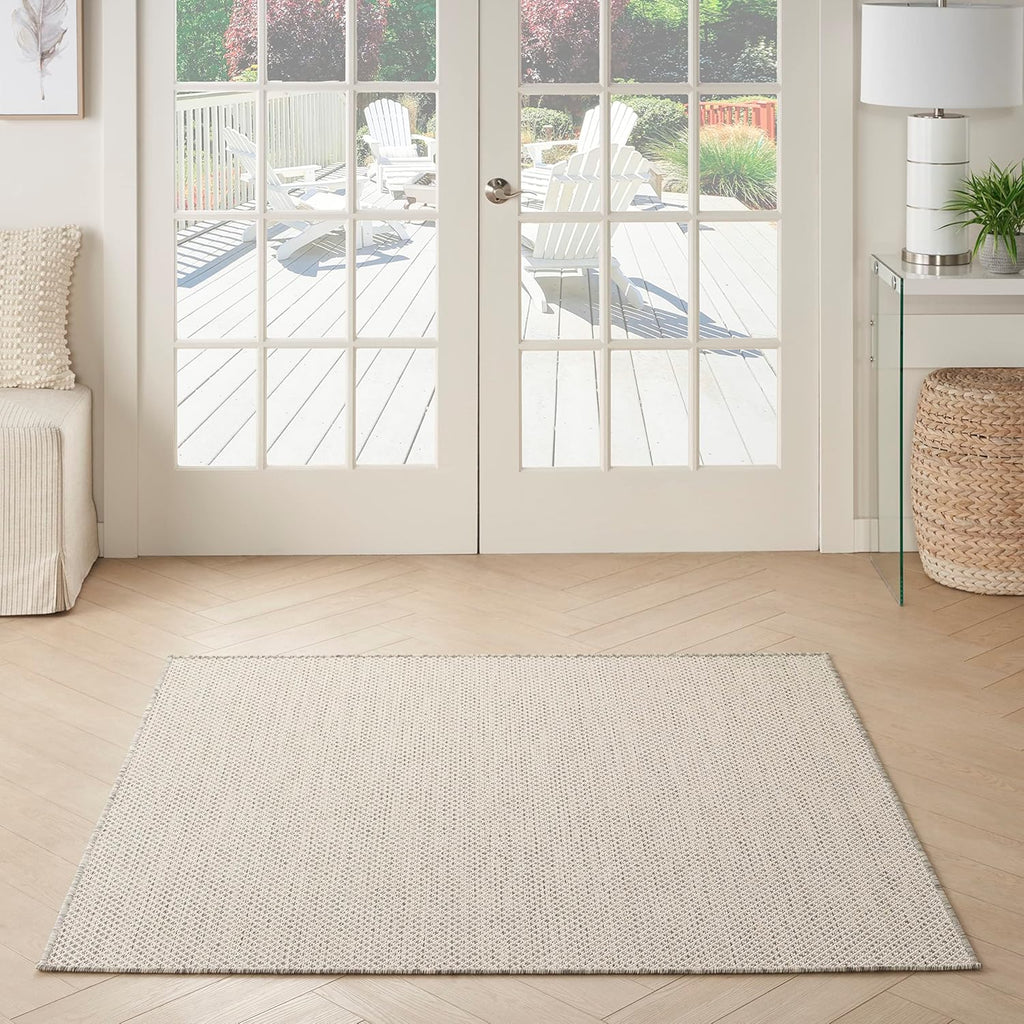 Nourison Home Courtyard 4' x Square Ivory Silver Fabric Modern Area Rug (4' Square)