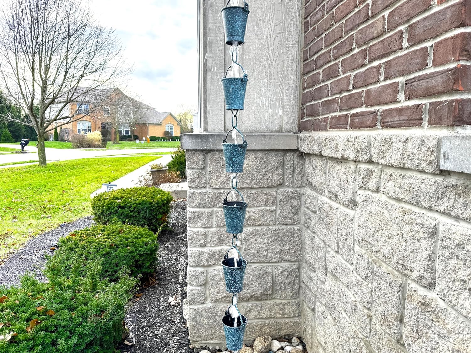 U-nitt Rain Chain Water Collection for Gutters, Rainwater Catcher & Diverter, 8.5 FT Chains for Outside Garden, Patina Bucket Cups, Roof Downspout, Works with Heavy Rain, w/Gutter Clip for Rainchains