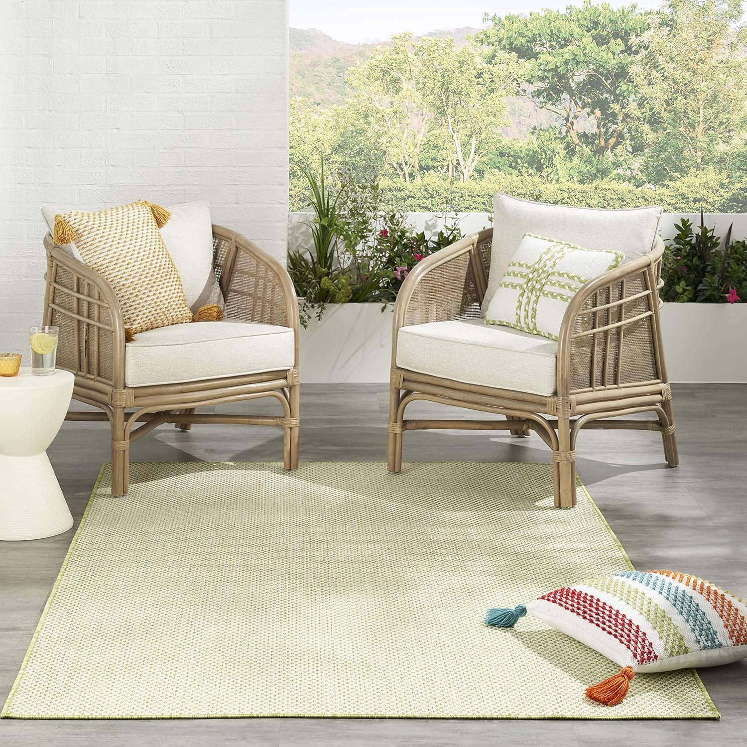 Nourison Home Courtyard 48" x 72" Fabric Indoor/Outdoor Rug in Ivory Green